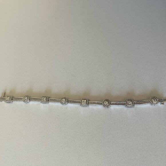 1 Carat Diamond Bracelet in White Gold - Picture 11 of 12
